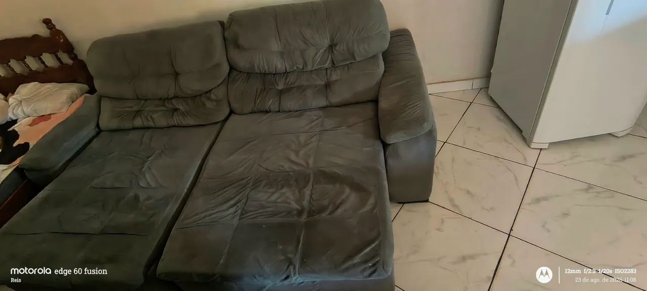 Vendo sofá retrátil 2 lugares para reforma. Motivo mudança. - Foto 2