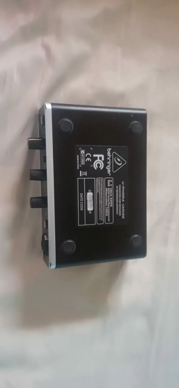 Interface de audio Behringer UMC22  - Foto 2