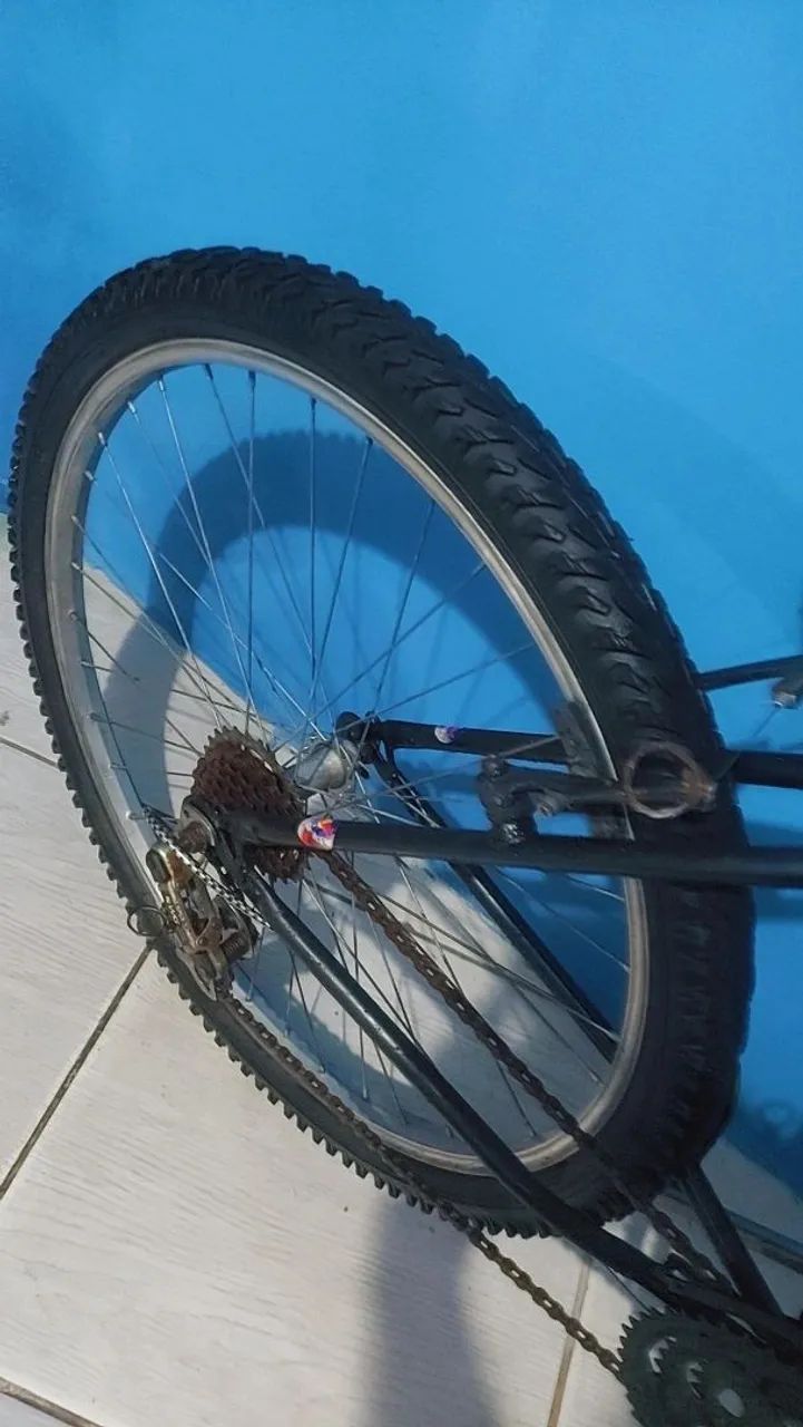 Vendo bicicleta aro 26 de marcha  - Foto 5