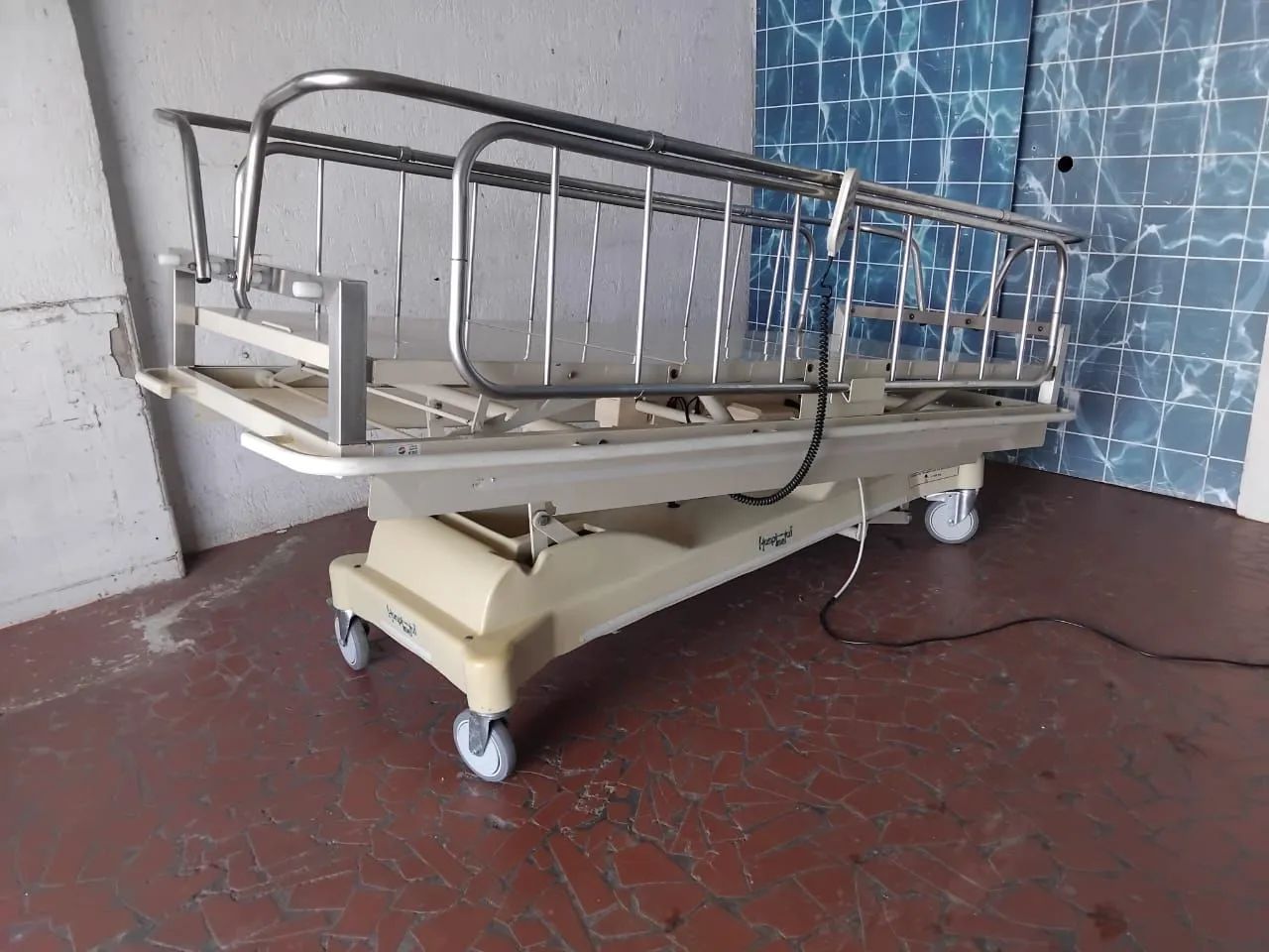 Cama hospitalar elétrica 8 movimentos.  - Foto 3