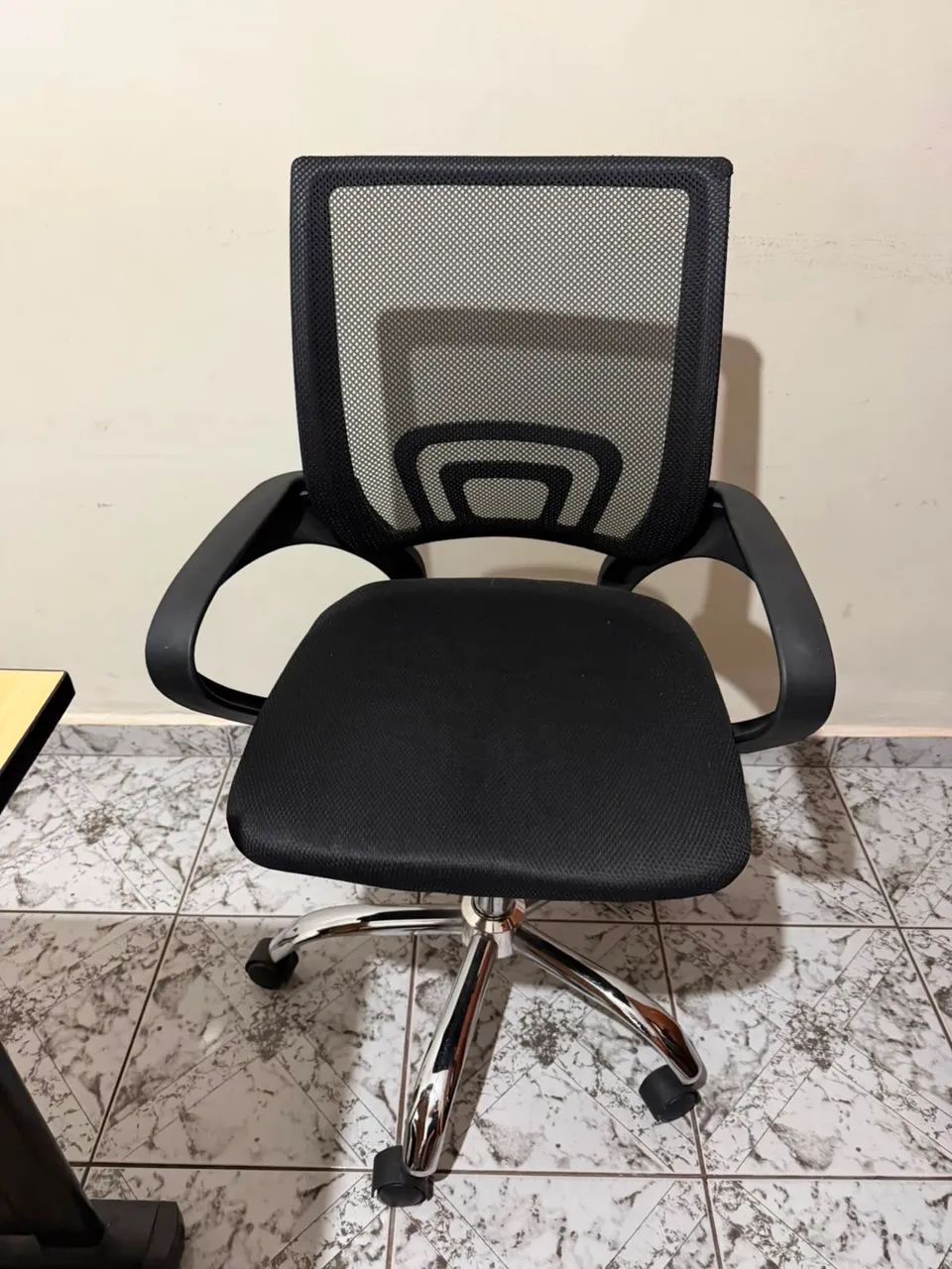 Mesa de escritório e cadeira  - Foto 3