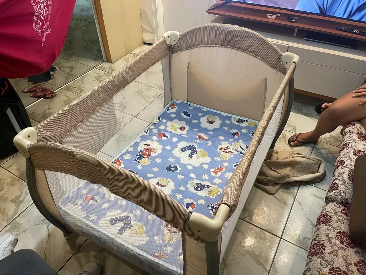 Bebê cercado  - Foto 2