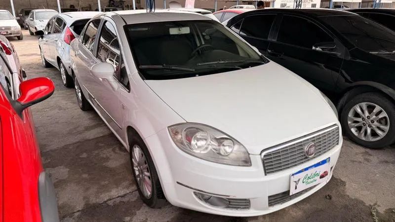 Fiat Linea Essence 1.8 Flex 16V 4P 2012 - Foto 2