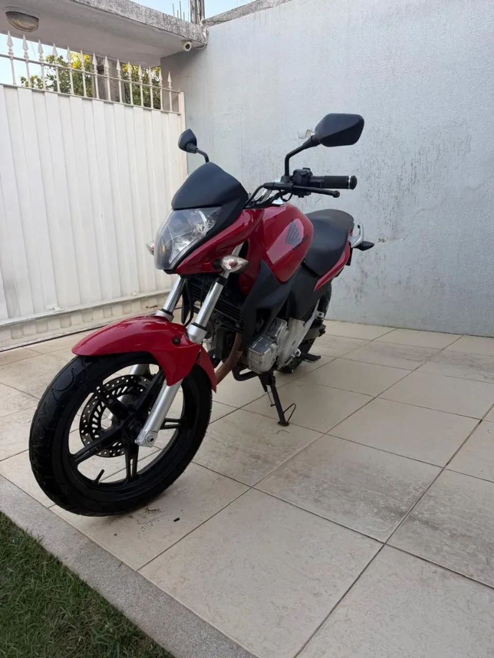 CB300R ANO/MODELO: 2011/2011