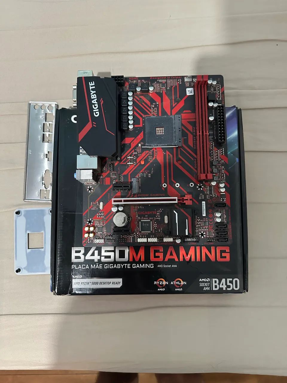 Placa mãe B450M Gigabyte Gaming (NF/GARANTIA)