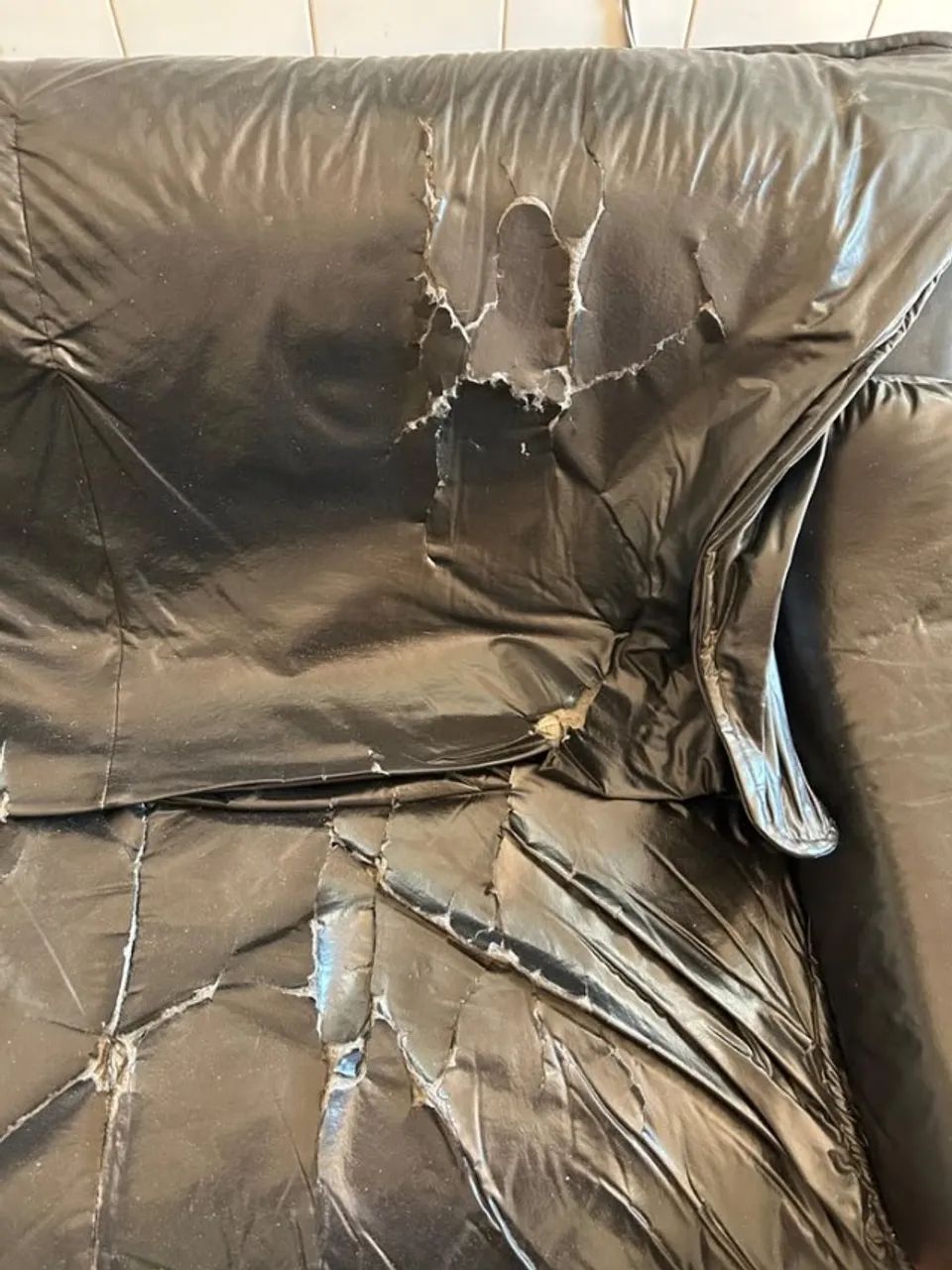 SOFA DE COURO PRETO - Foto 5