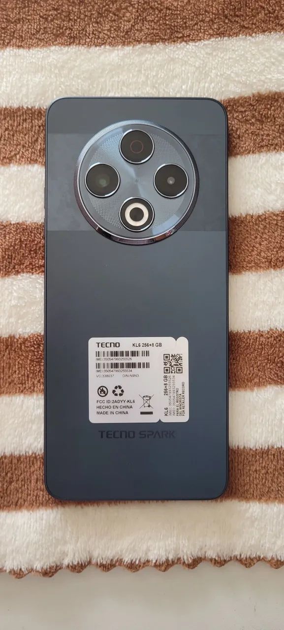 Smartphone TECNO SPARK 30 256GB/8GB - Foto 2