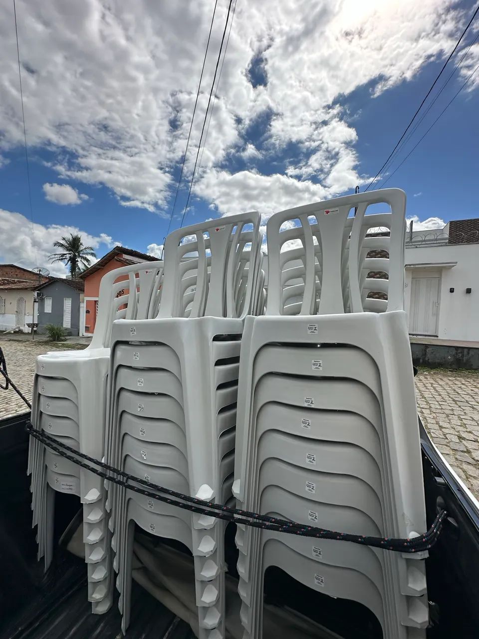 ALUGUEL DE MESAS E CADEIRAS - Foto 2