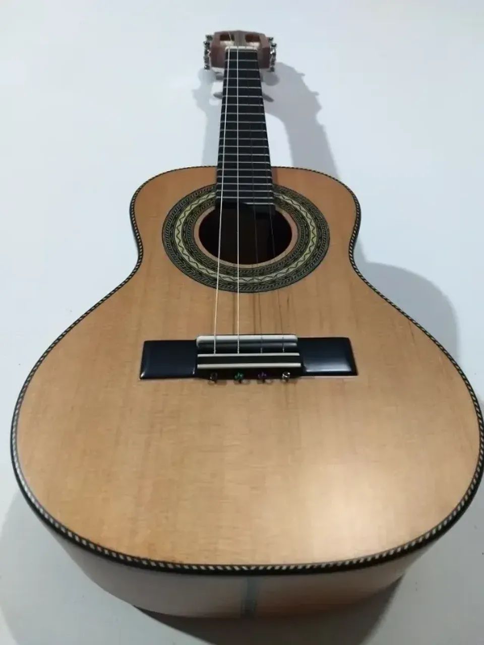 ARAUJO CAVACO LUTHIER MOGNO  - Foto 5