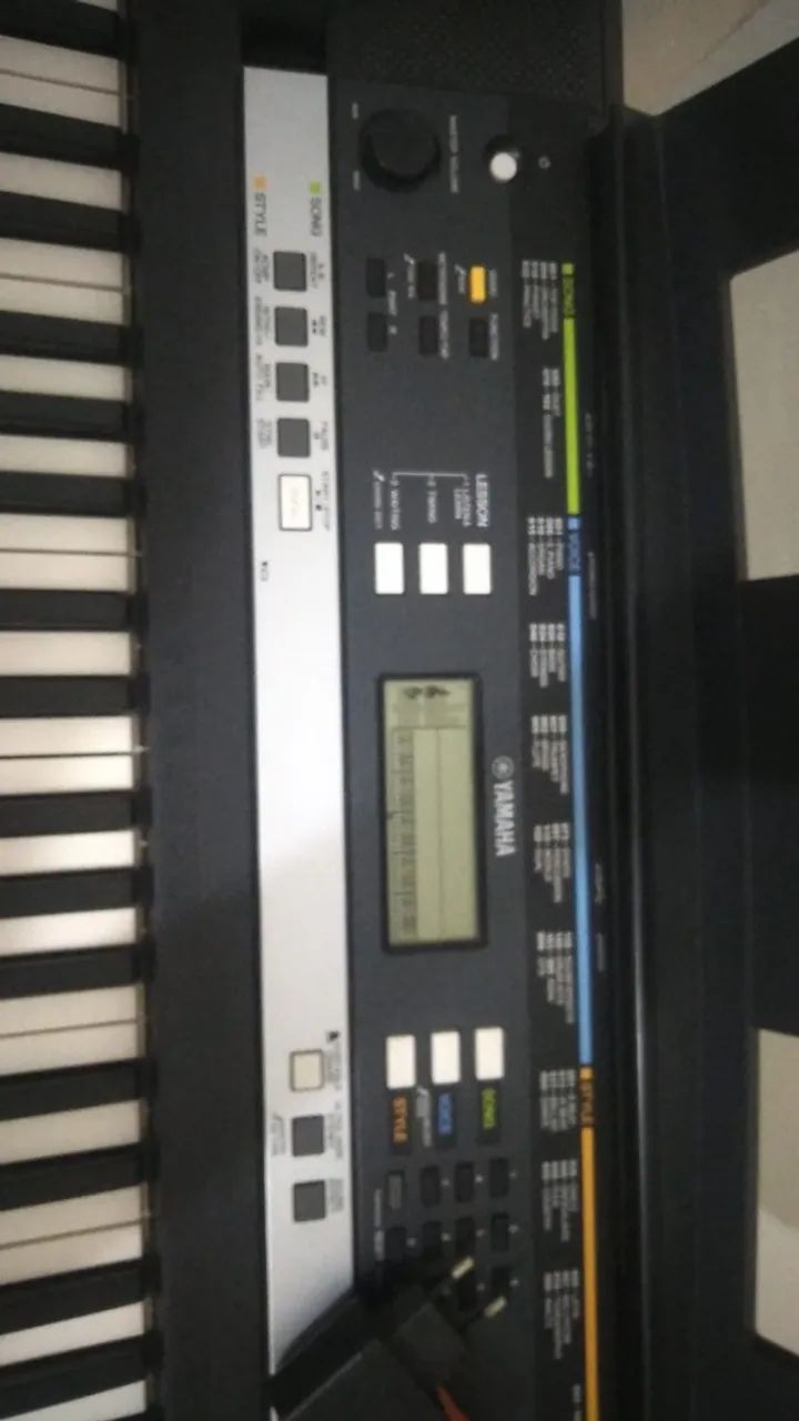 Teclado modelo PSR e-243