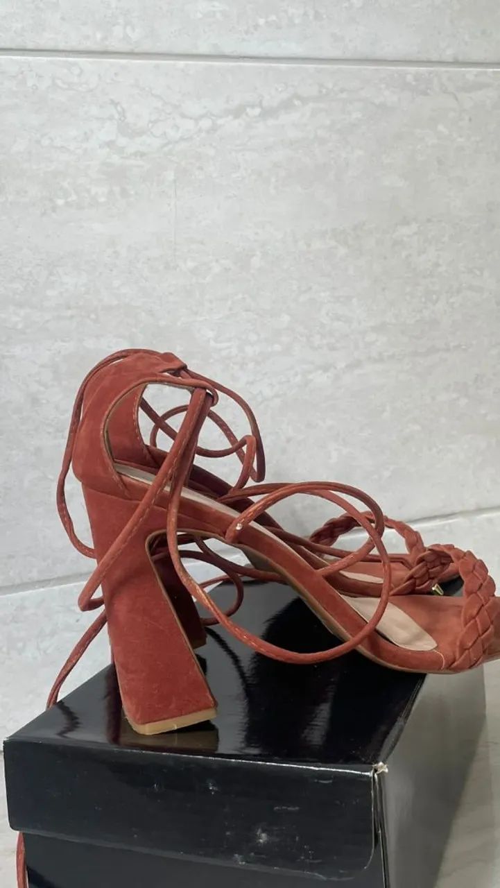 Sapato de salto. - Foto 2