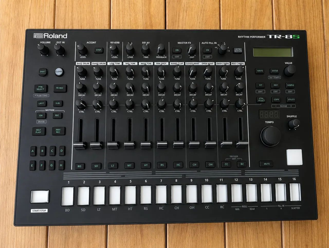 Roland TR-8S