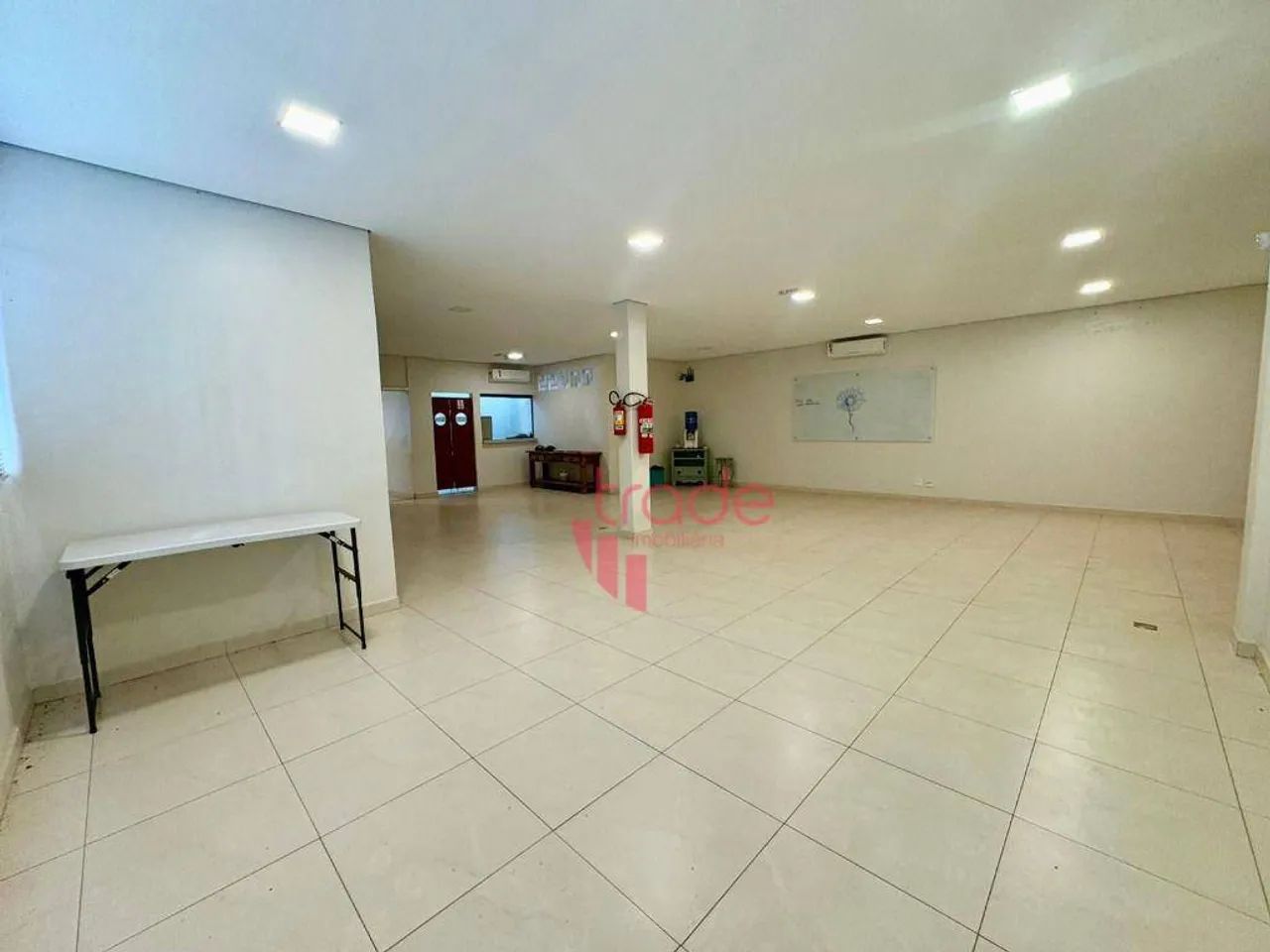 Salão Comercial Amplo para Locação no Bairro Nova Ribeirânia em Ribeirão Preto com 01 Sala - Foto 7