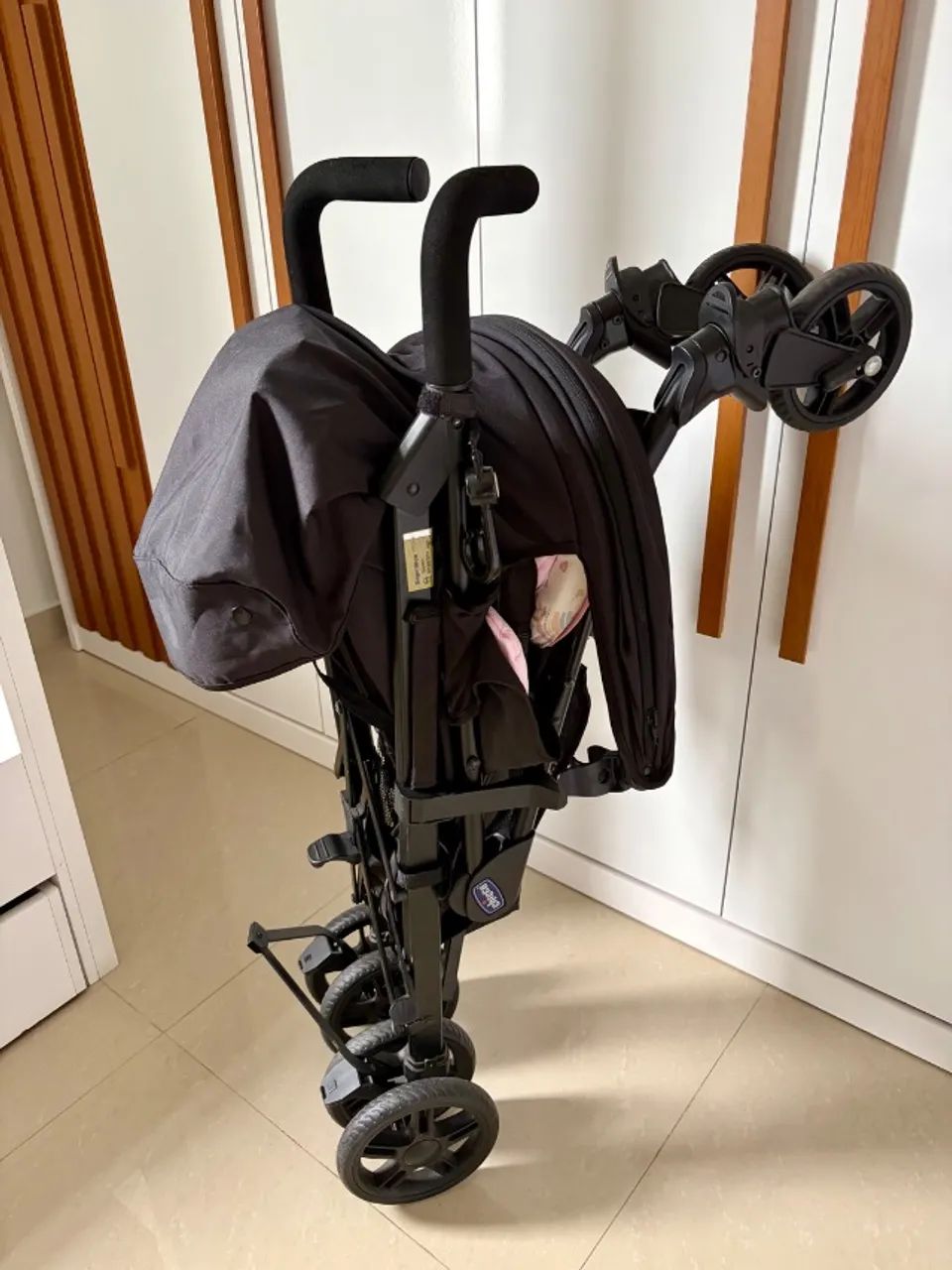 Vendo carrinho de bebê chicco - Foto 2