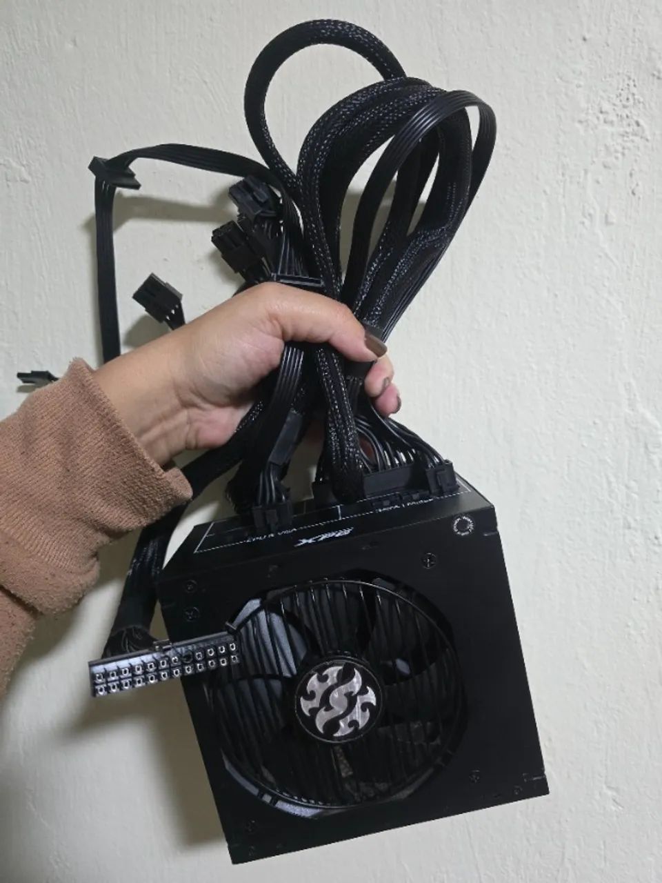 Fonte 650W XPG 80 PLUS GOLD full modular - Foto 3