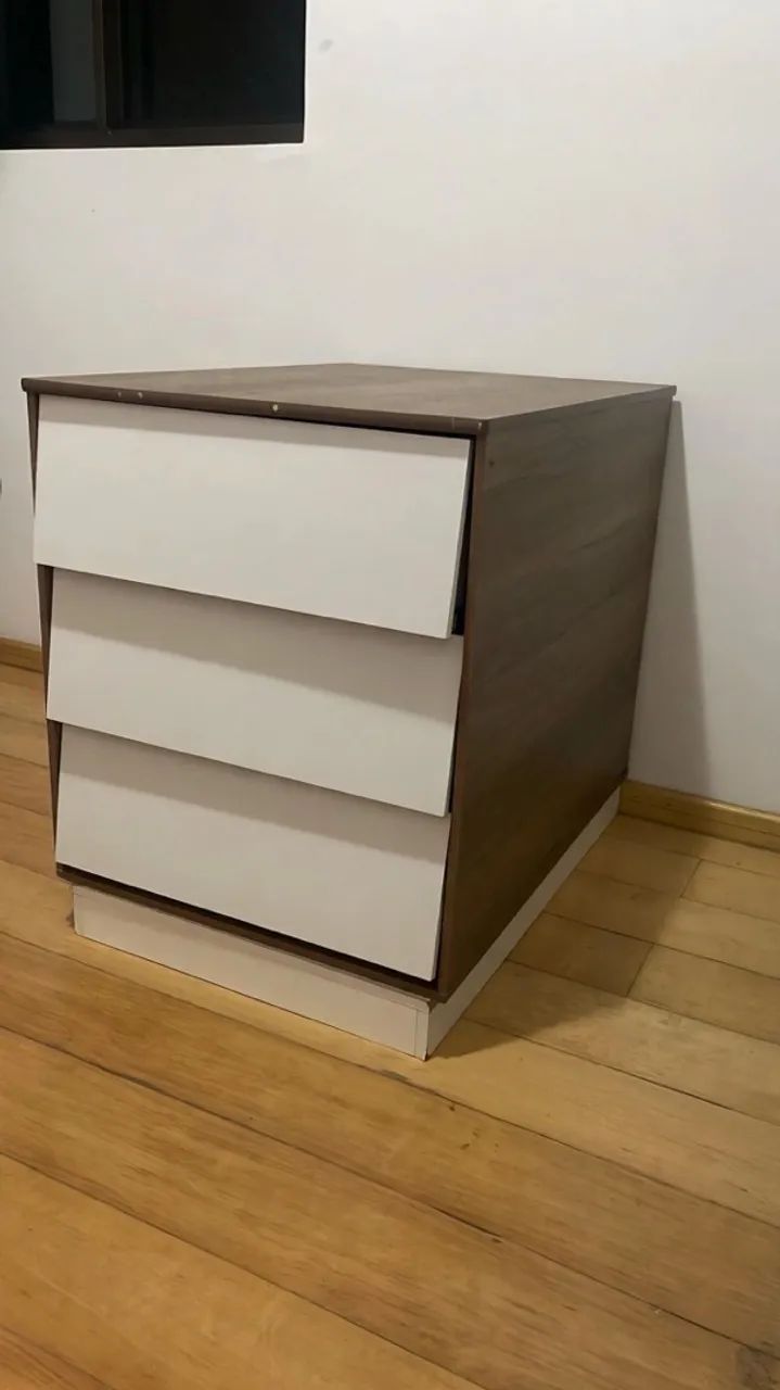 Guarda roupas e gaveteiro