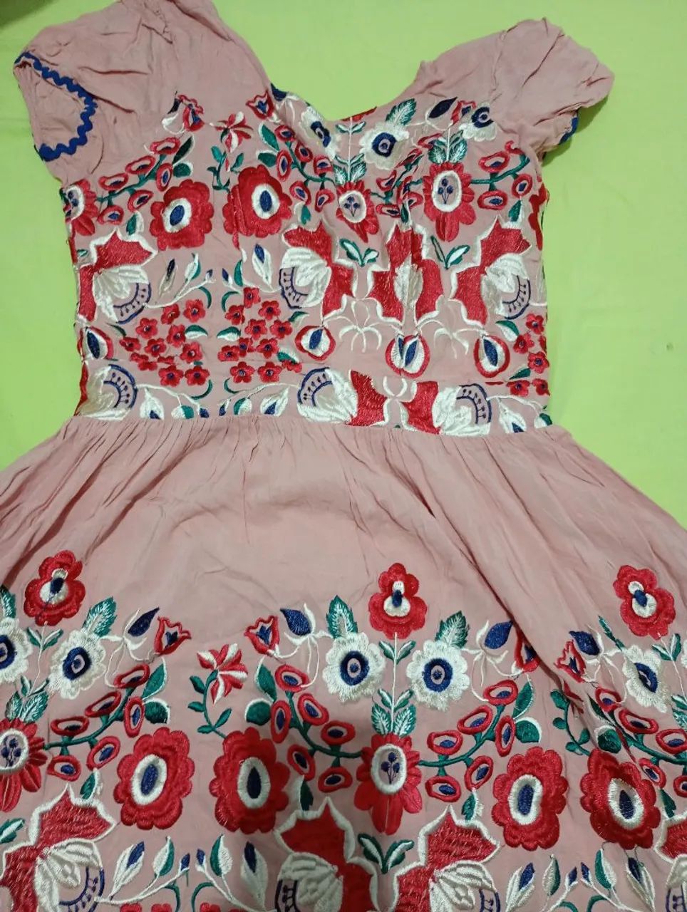 Vestido Rosa Bordado  - Foto 2