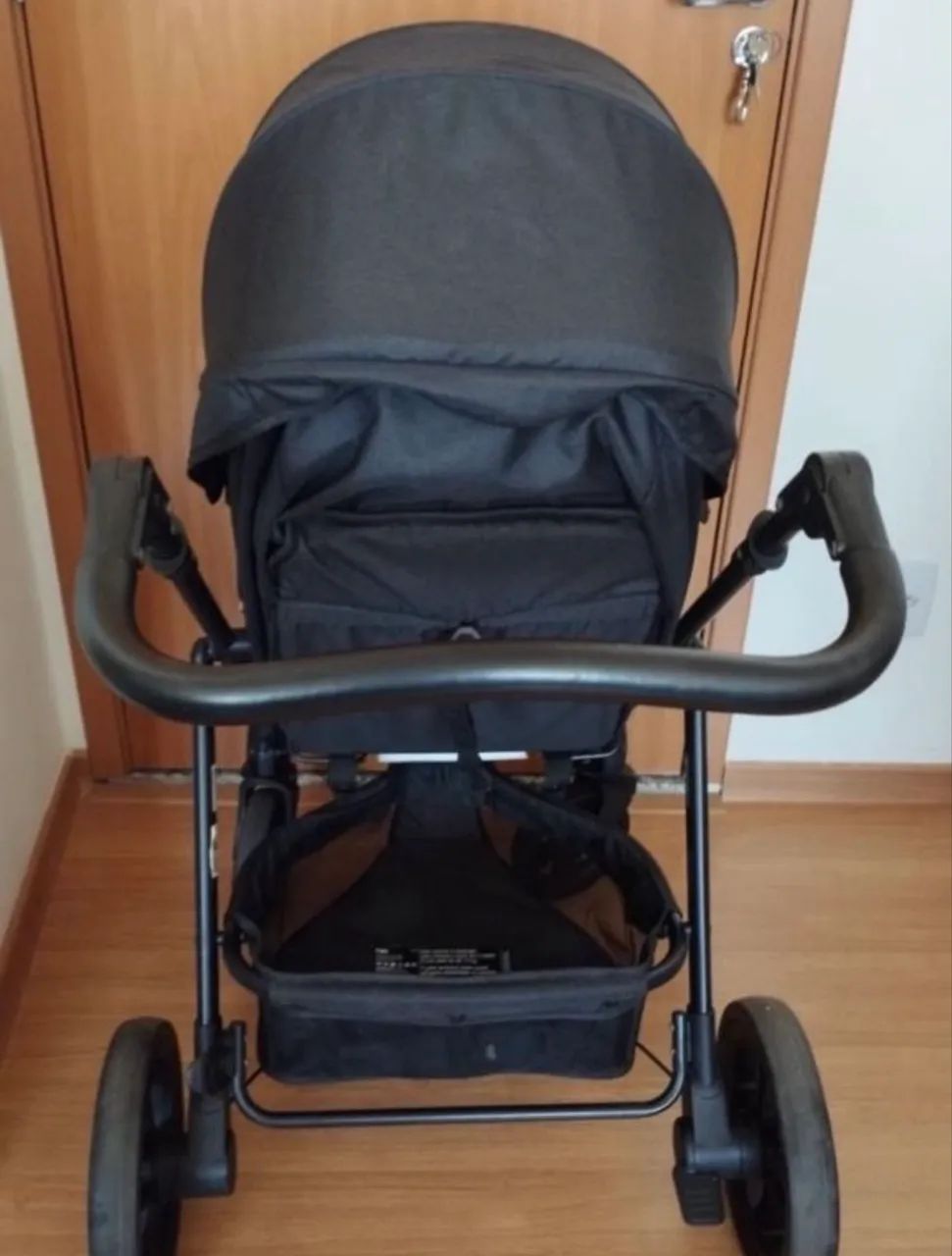 carrinho de bebê cosco travel system preto - Foto 4