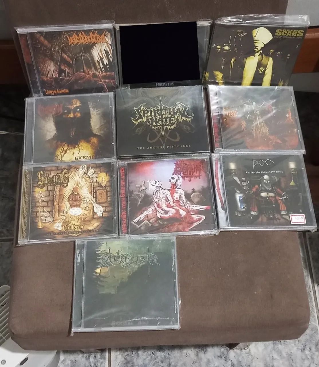 CDs Black, Death Metal zerados e seminovos. 