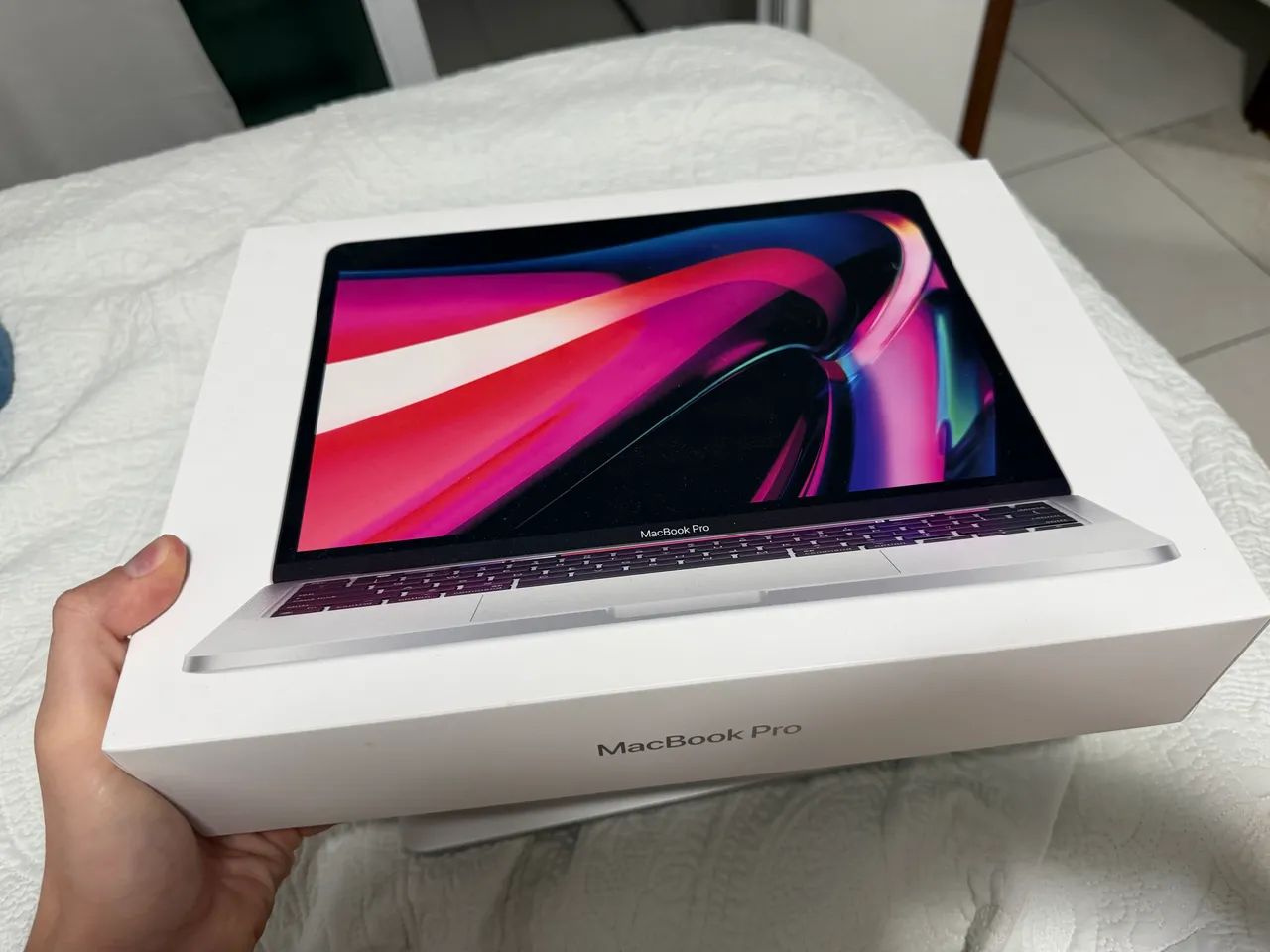 MacBook Pro M1 2020 com Touch Bar - 8GB/256GB - Com caixa