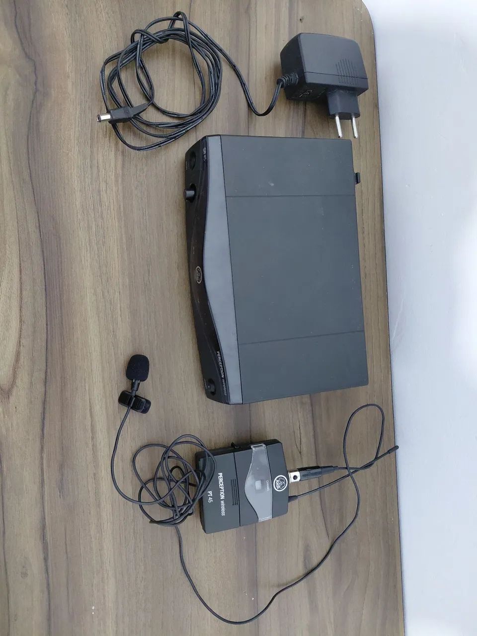 Sistema de som AKG sem fio Ótimo estado  - Foto 2