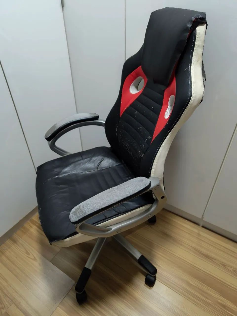 Cadeira gamer semi nova  - Foto 4