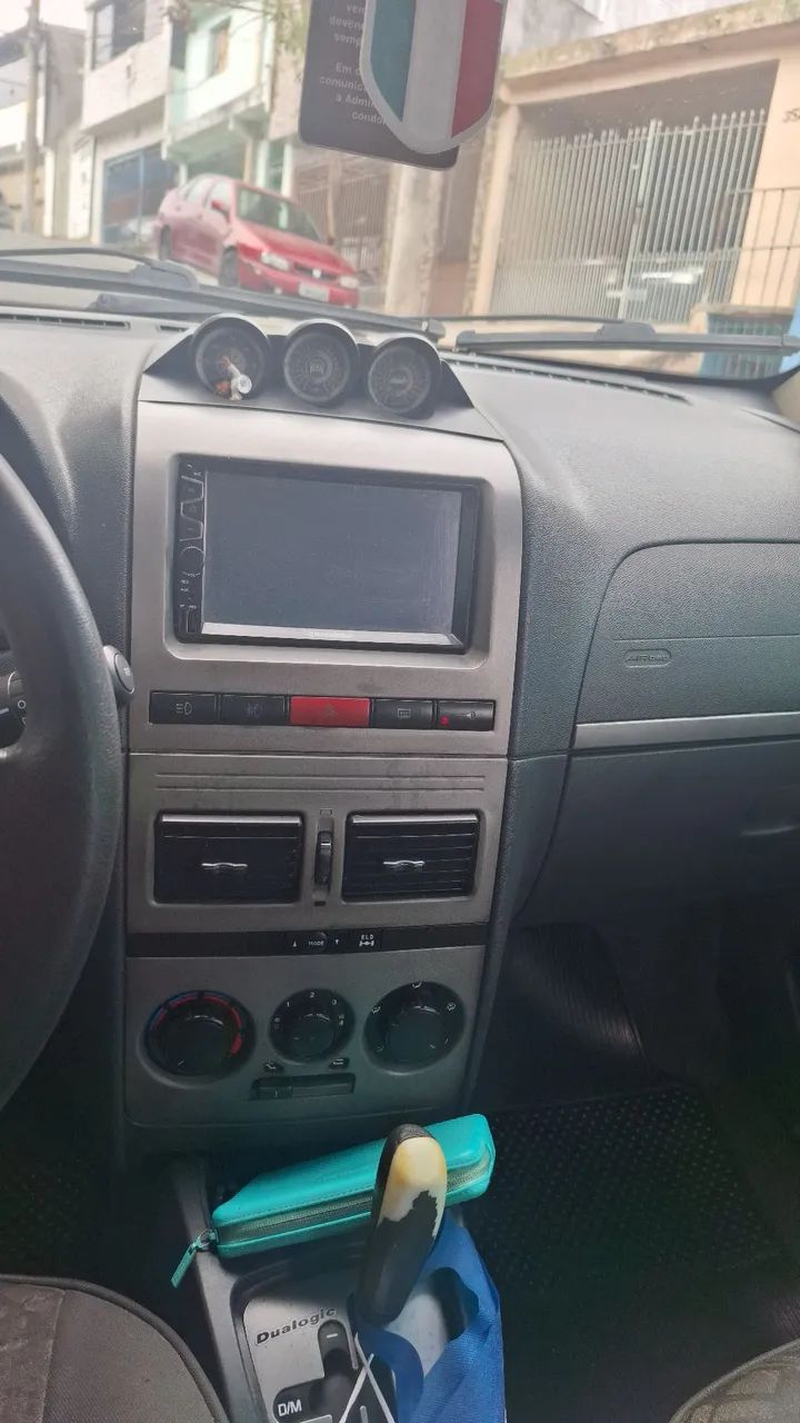 Fiat Idea Adv./ Adv.lock.dualogic 1.8 Flex 5P 2010 - Foto 2