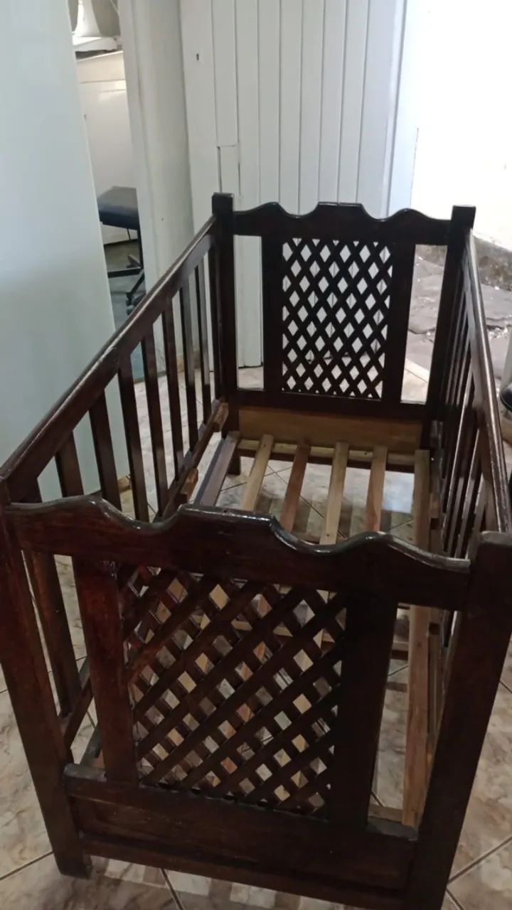 Berço de sucupira super reforçado + colchão  - Foto 2