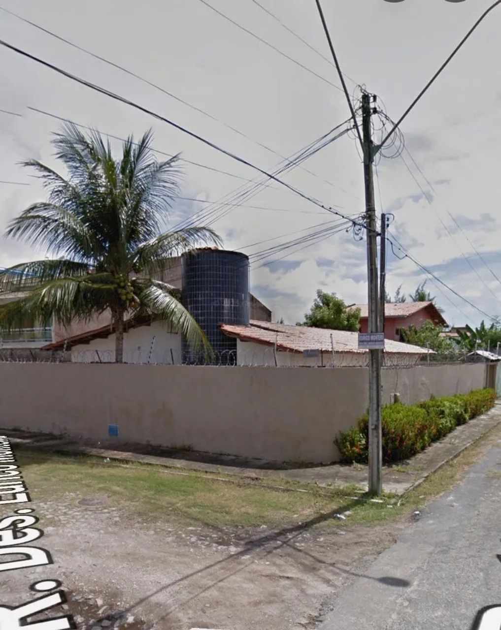 Casa esquina 400 M2 Jardim das oliveiras.