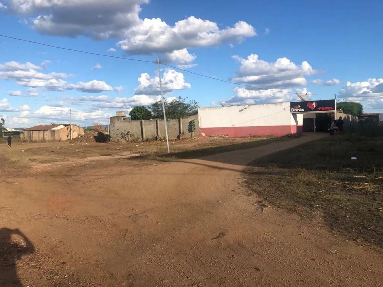 Vende-se propriedade e terreno 