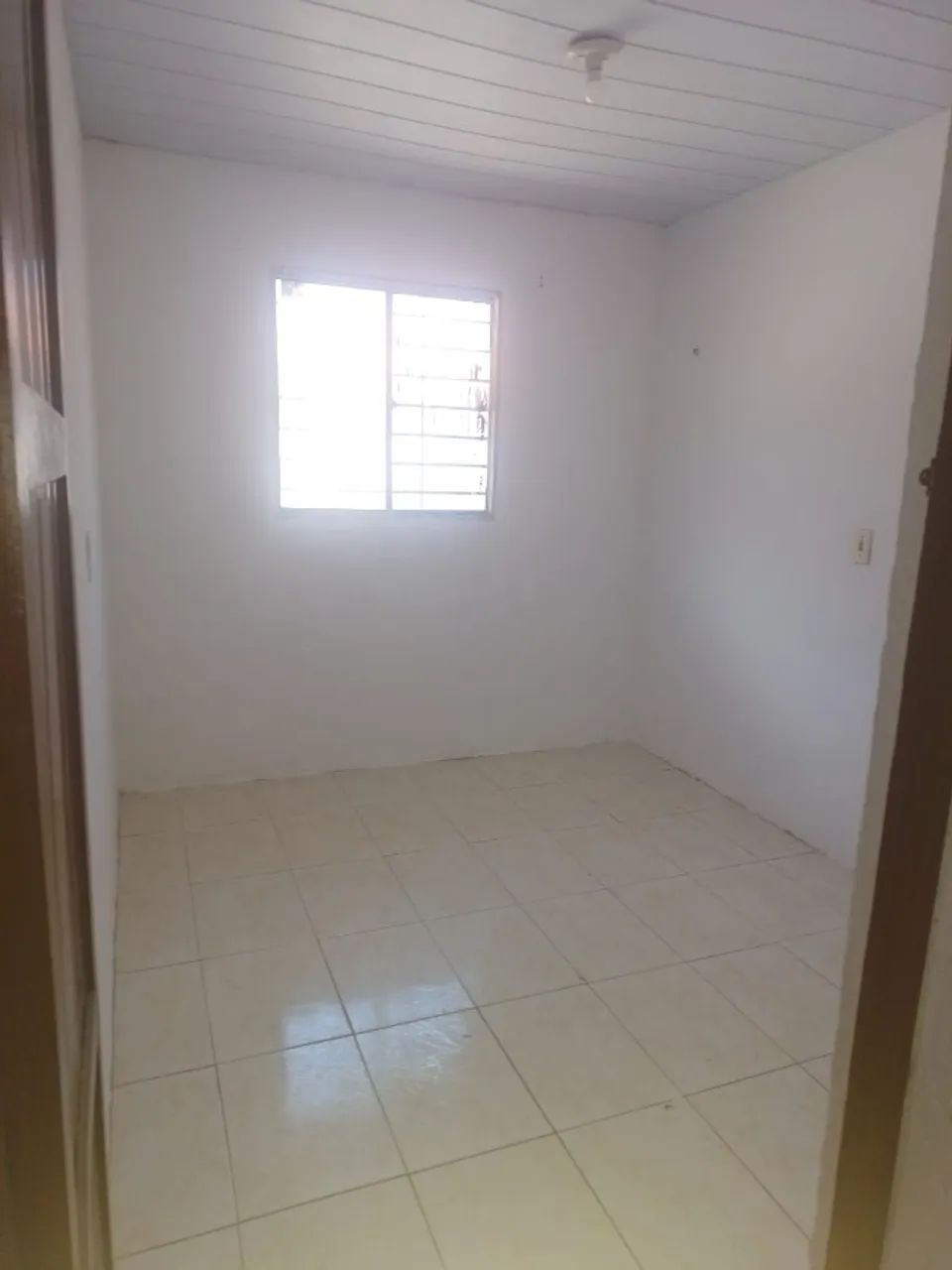 ALUGO EXCELENTE CASA COM 2 QUARTOS, GARAGEM e QUINTAL - Foto 5