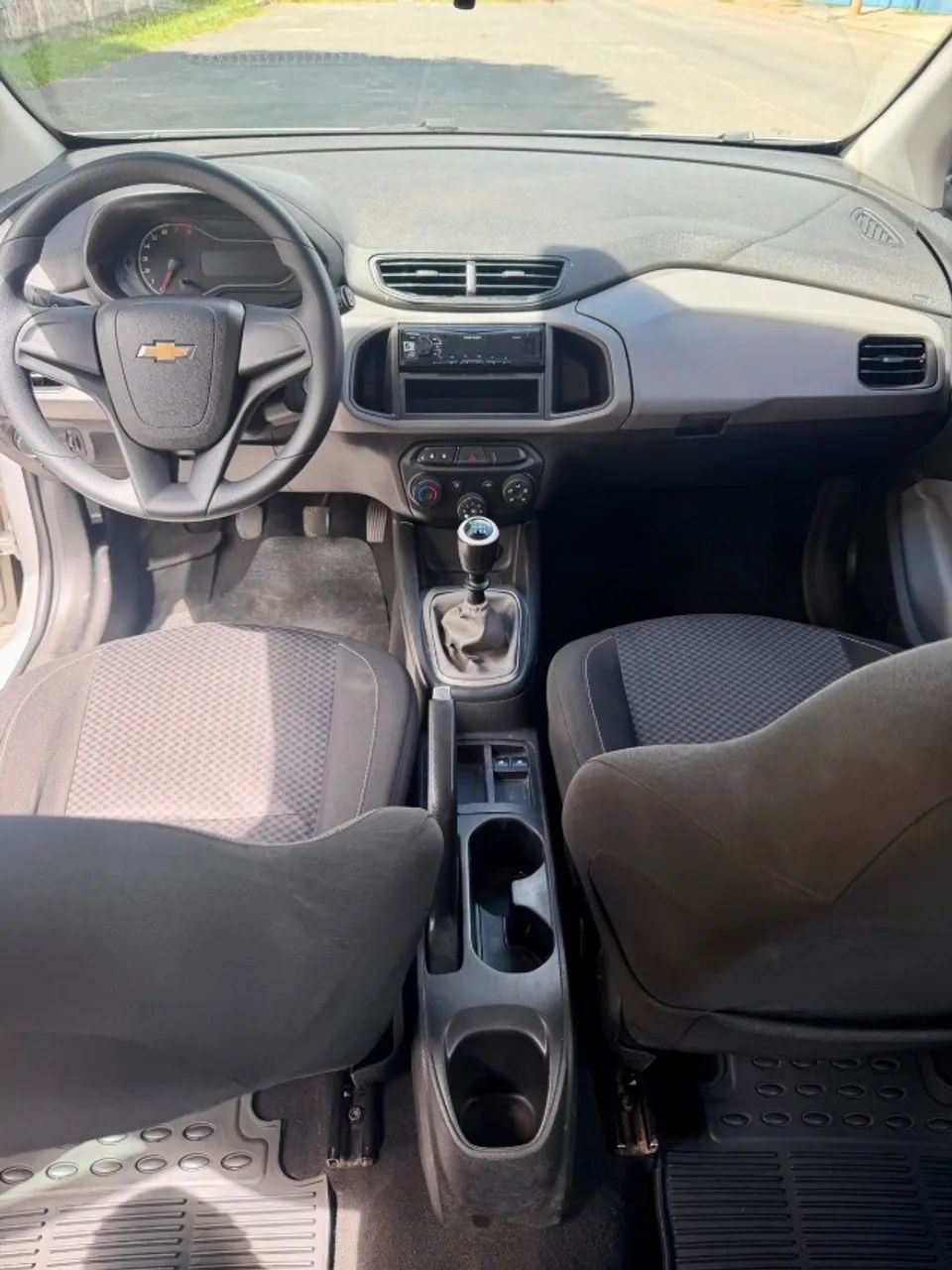 Chevrolet Onix JOY Hatch 1.0 8V Flex Mec. 4P 2019 - Foto 3