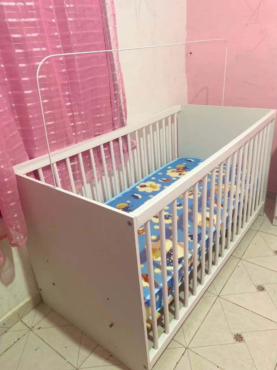 Berço com comoda