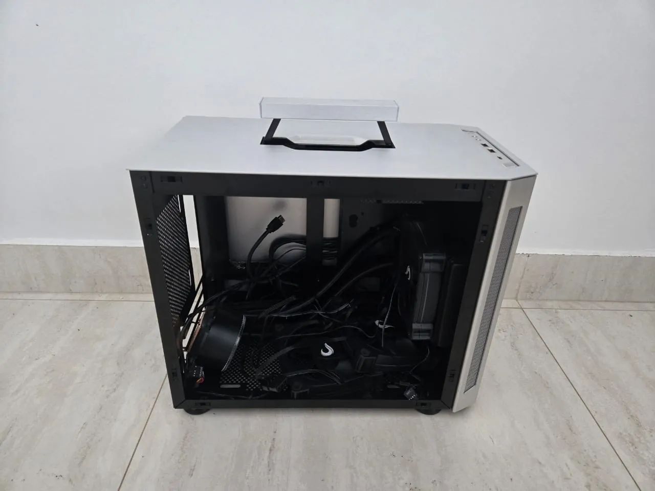Gabinete lian li mini itx TU150 - Foto 5