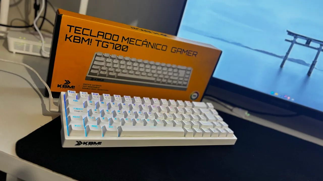 TECLADO MECÂNICO KBM TG700 - Periféricos e Acessórios de