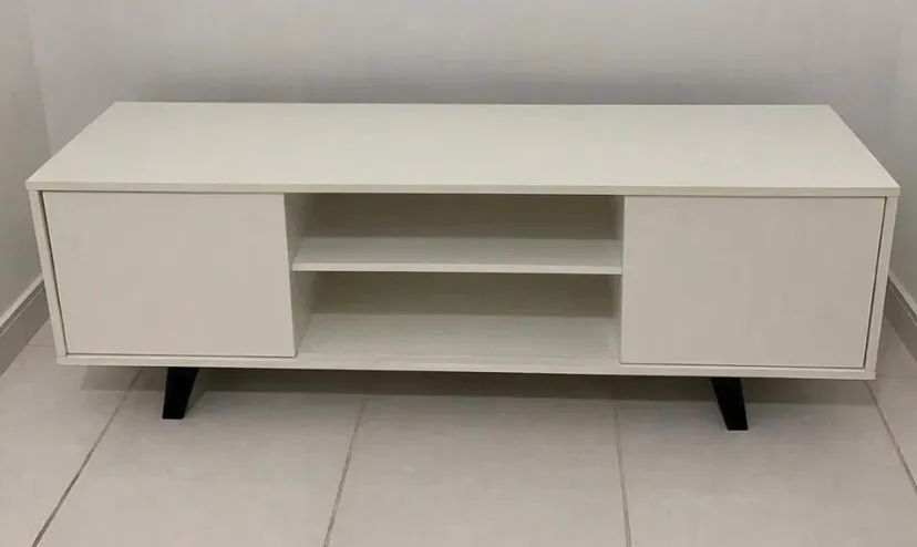 RACK PARA TV - COR BRANCA ? PÉS PALITO