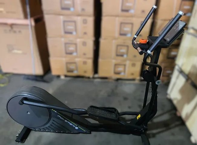 Elíptico Profissional LXE G4 Movement         ** EM ESTADO DE NOVO ** - Foto 5