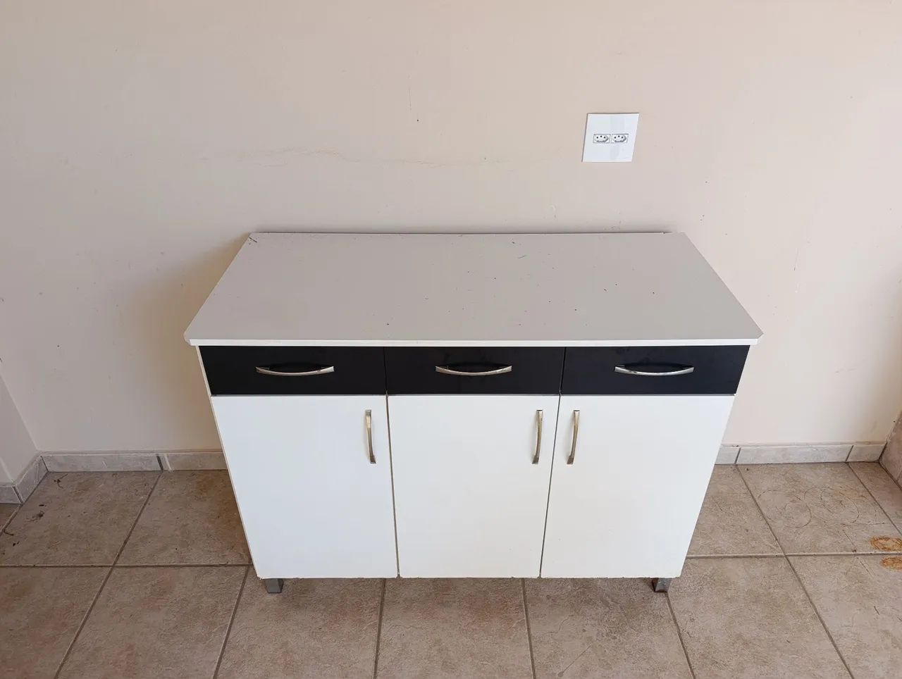 Balcão em MDF branco para cozinha