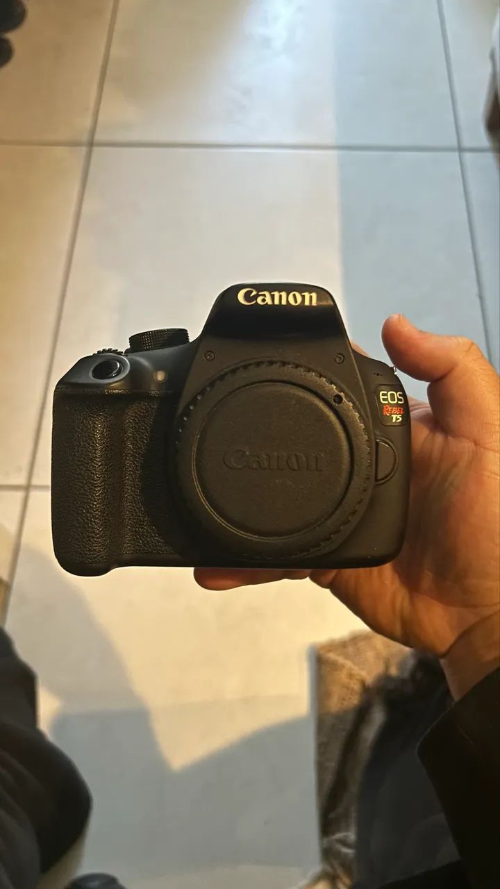 CÂMERA CANON REBEL T5 + 18-55 + 18-135 - ACOMPANHA ALÇA, CARREGADOR E BAG - Foto 3