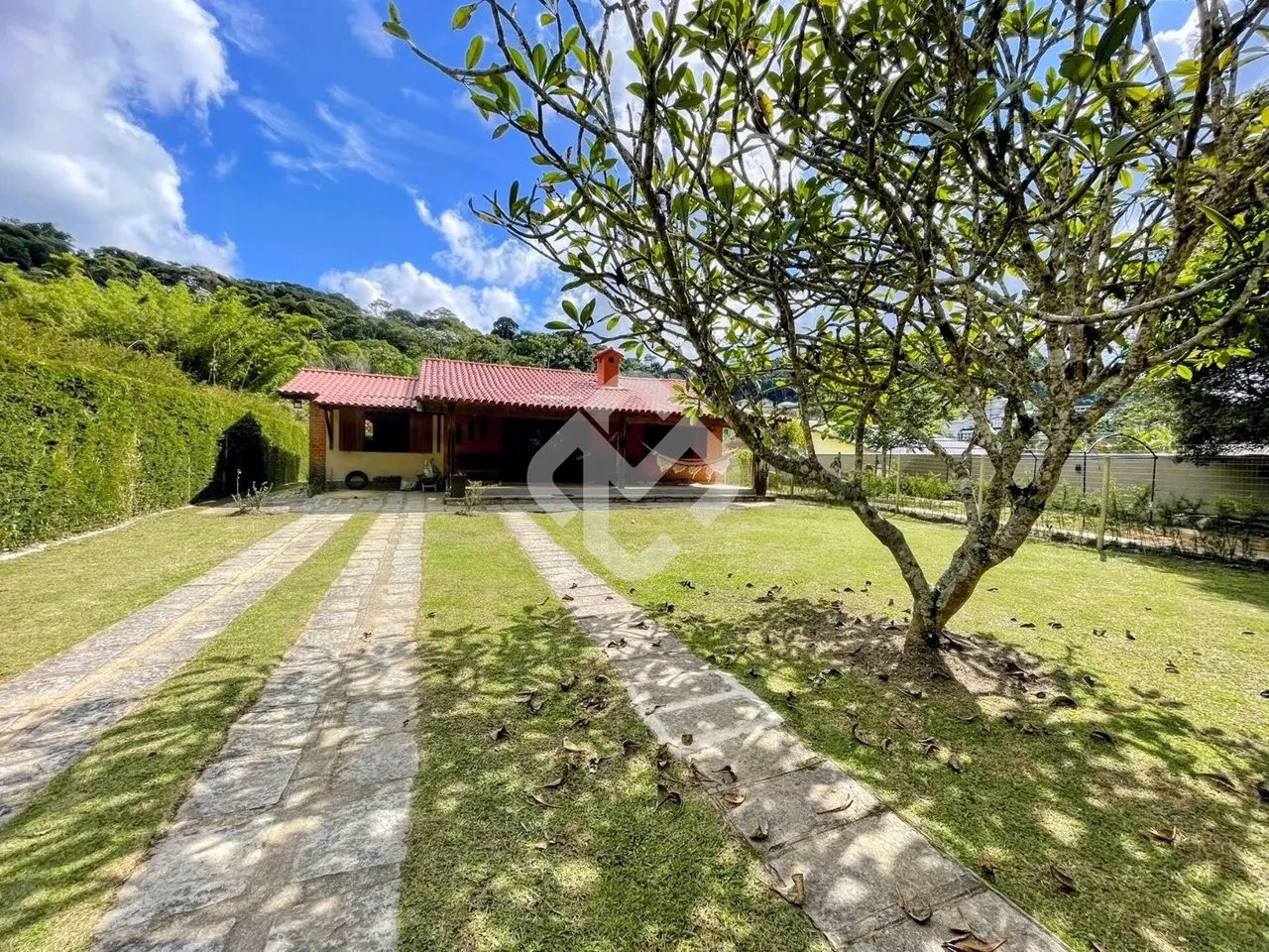 Casa Linear com jardim, 3 quartos - Vargem Grande - Teresópolis RJ - Foto 2