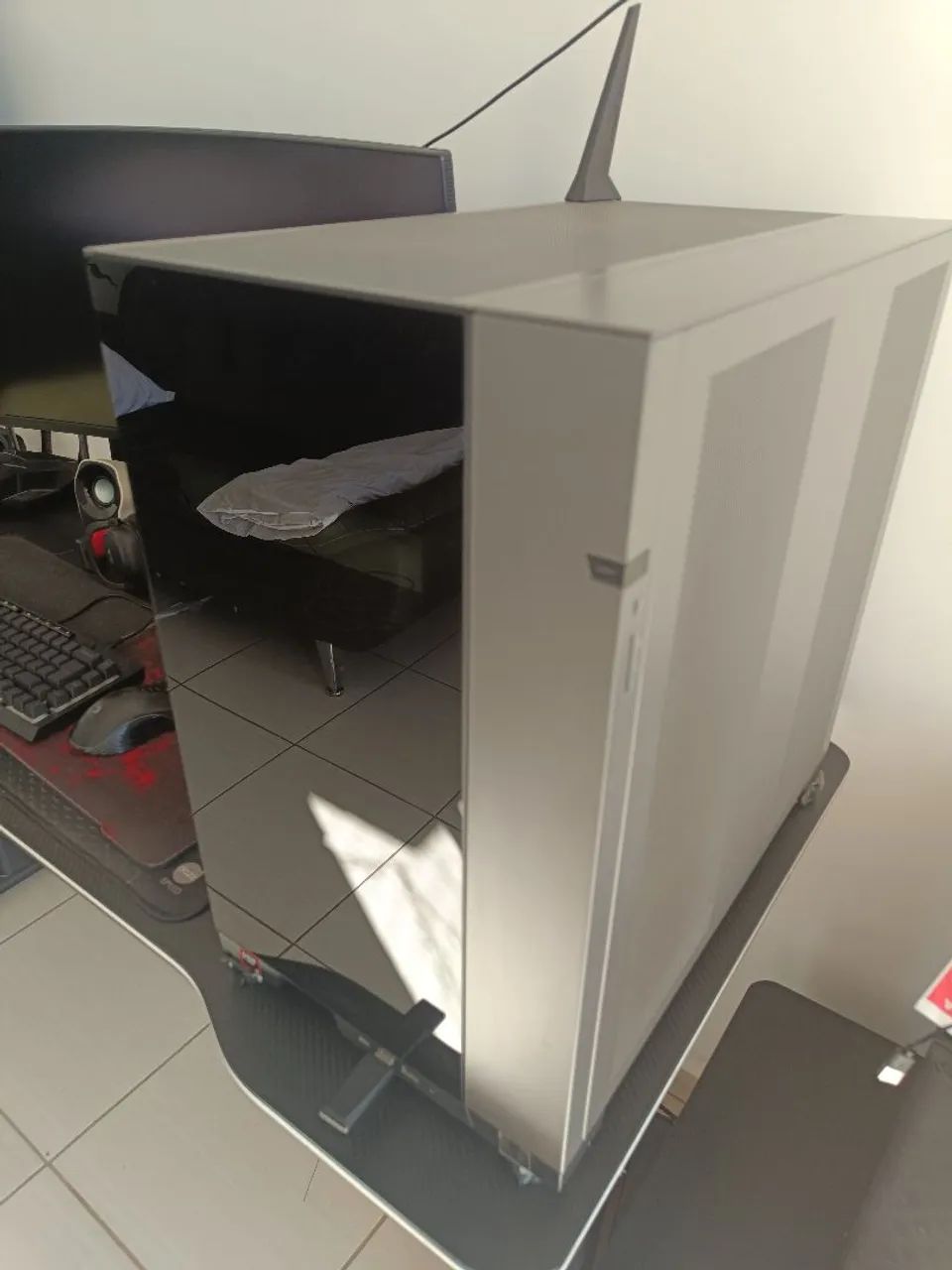 Gabinete Liam li Dynamic Evo com 7 fans reversa - Foto 3