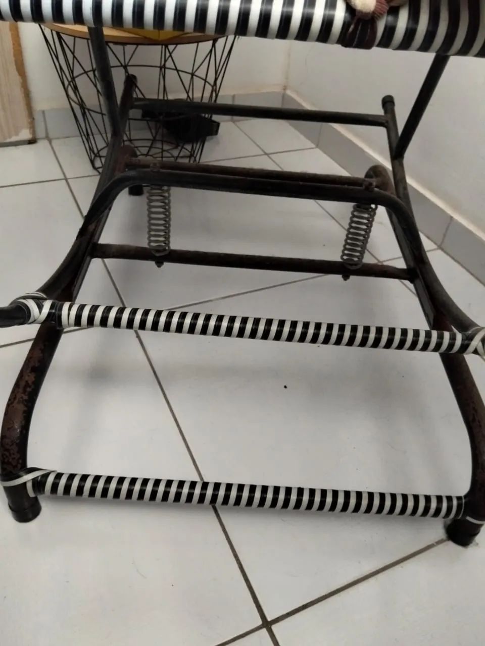 Rocking Chair436600612355450881