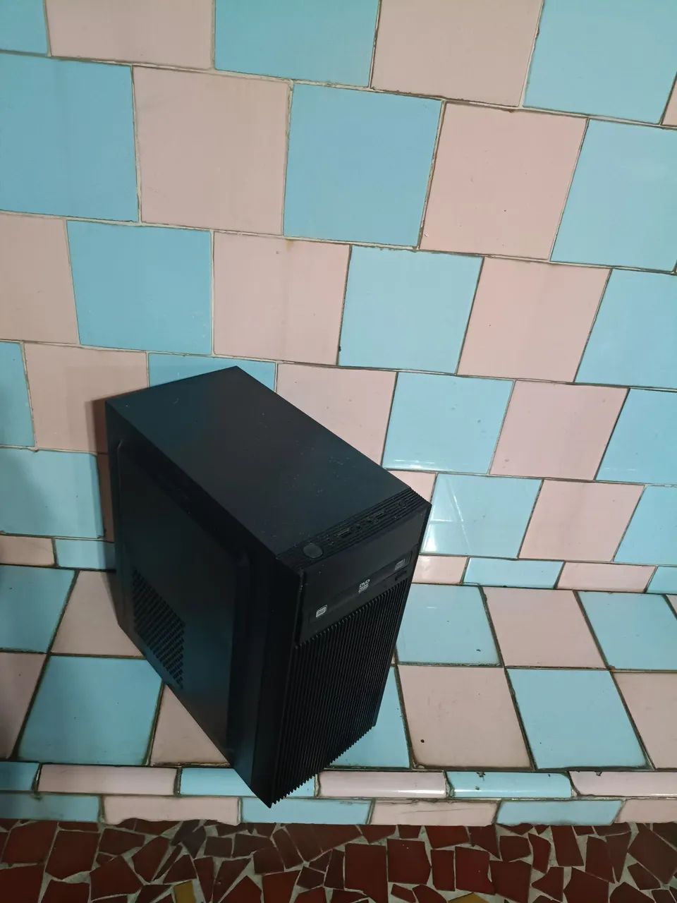 Gabinete pequeno para desktop - Foto 2