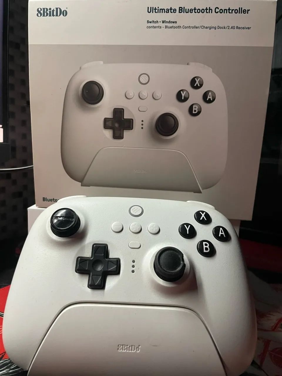 Controle 8bitdo com base de carregamento