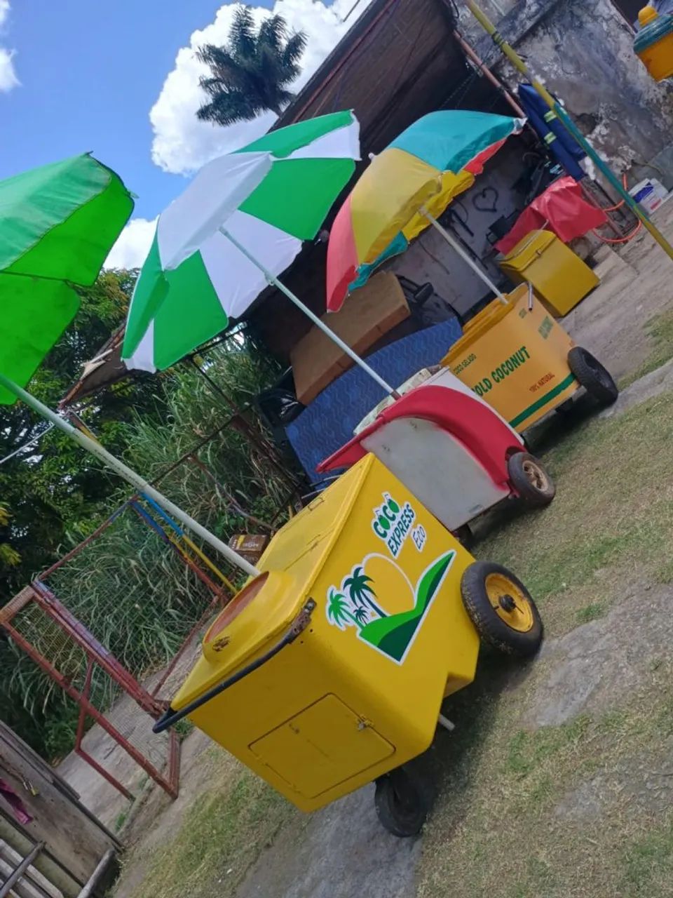 Carro de coco e carro de água valor 2.200 os dois  - Foto 3