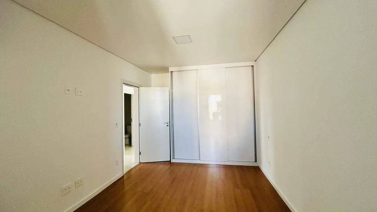 Apartamento residencial com 3 suítes e 3 vagas no Centro de Divinópolis - Foto 3