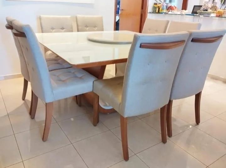 Mesa nova com cadeiras de madeira  - Foto 4