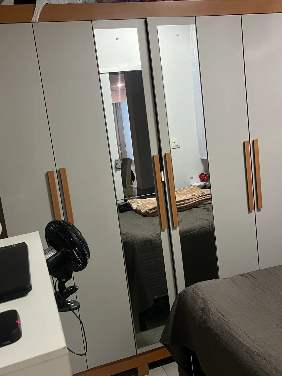 Guarda roupa casal 6 portas  - Foto 4