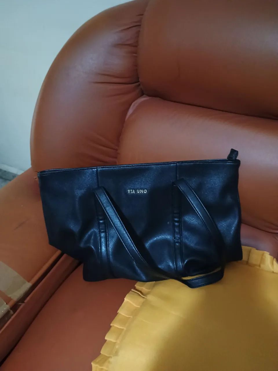 Duas bolsas quase novas - Foto 2