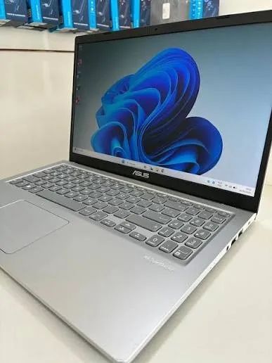 Notebook ASUS Core i5 | 8GB RAM | SSD 240GB | Usado em bom estado